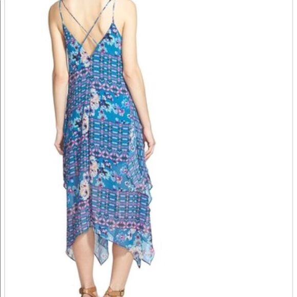 ASTR Handkerchief Hem Blue Floral Midi Dress - Size S - Picture 2 of 4